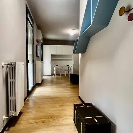 Urban House - Comfy Flat Navigli Milan Center-3